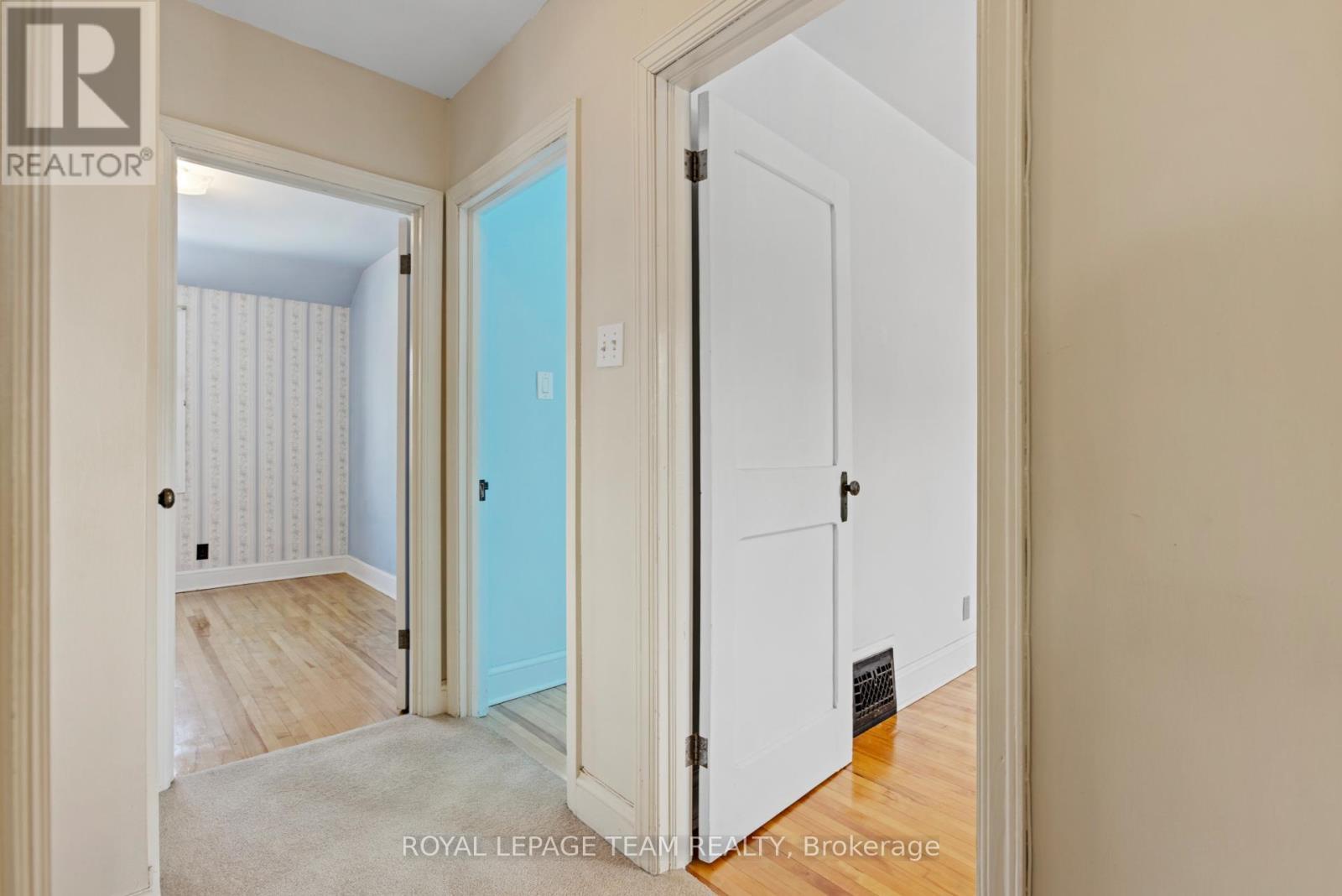 242 Fairmont Avenue, Ottawa, ON - Indoor Photo Showing Other Room