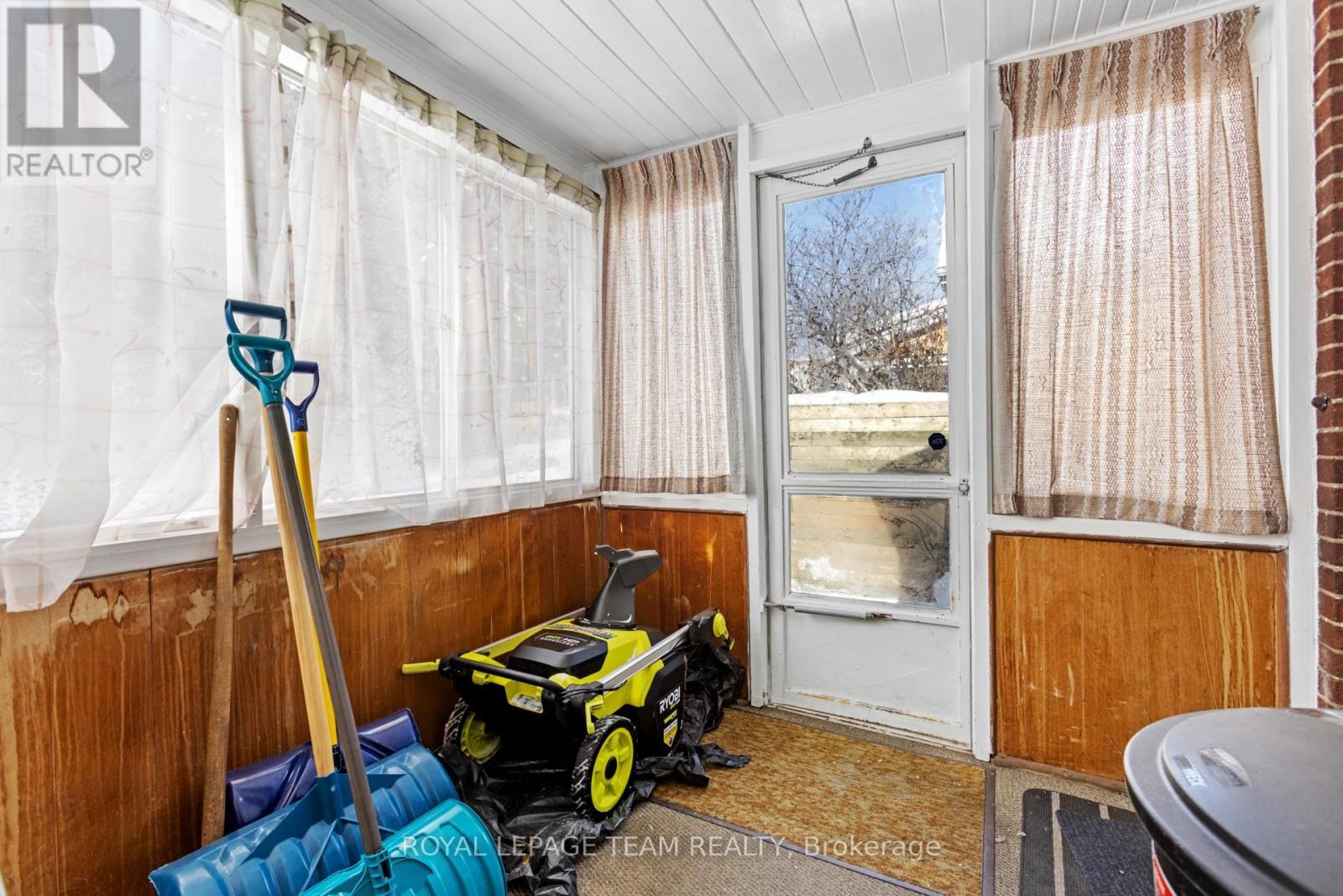 242 Fairmont Avenue, Ottawa, ON - Indoor