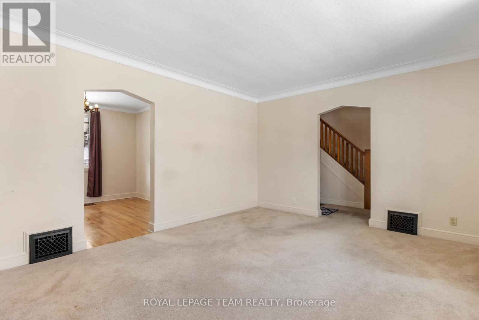 242 Fairmont Avenue, Ottawa, ON - Indoor Photo Showing Other Room