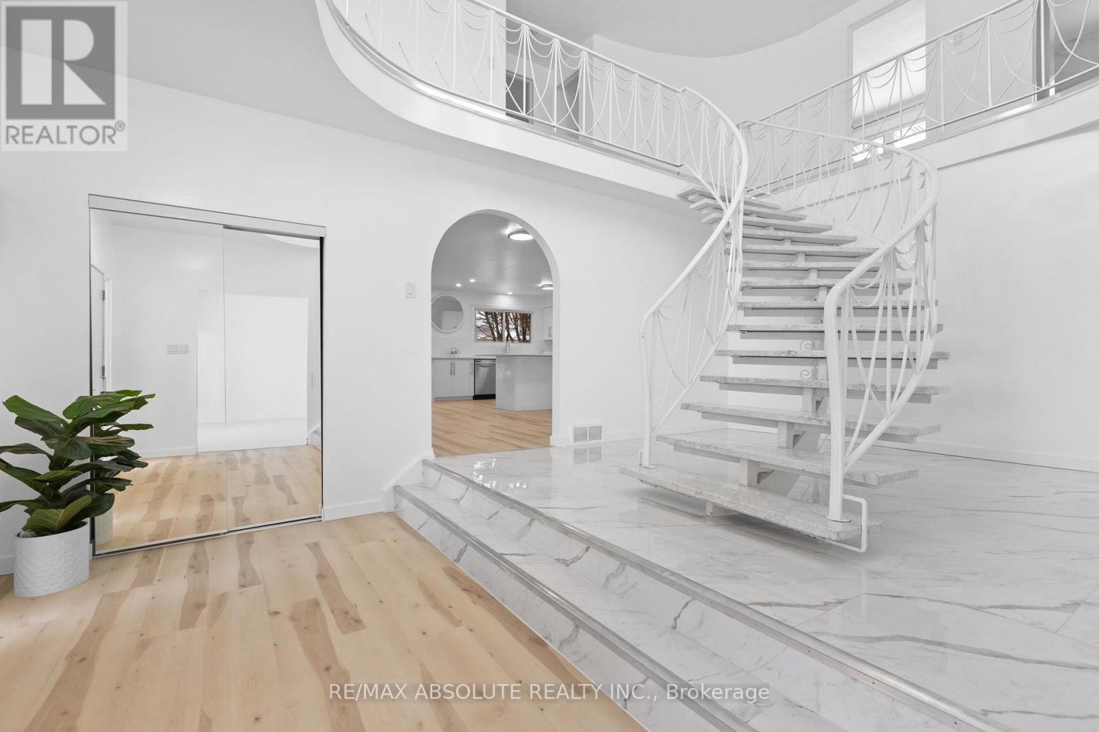 1444 Normandy Crescent, Ottawa, ON - Indoor Photo Showing Other Room