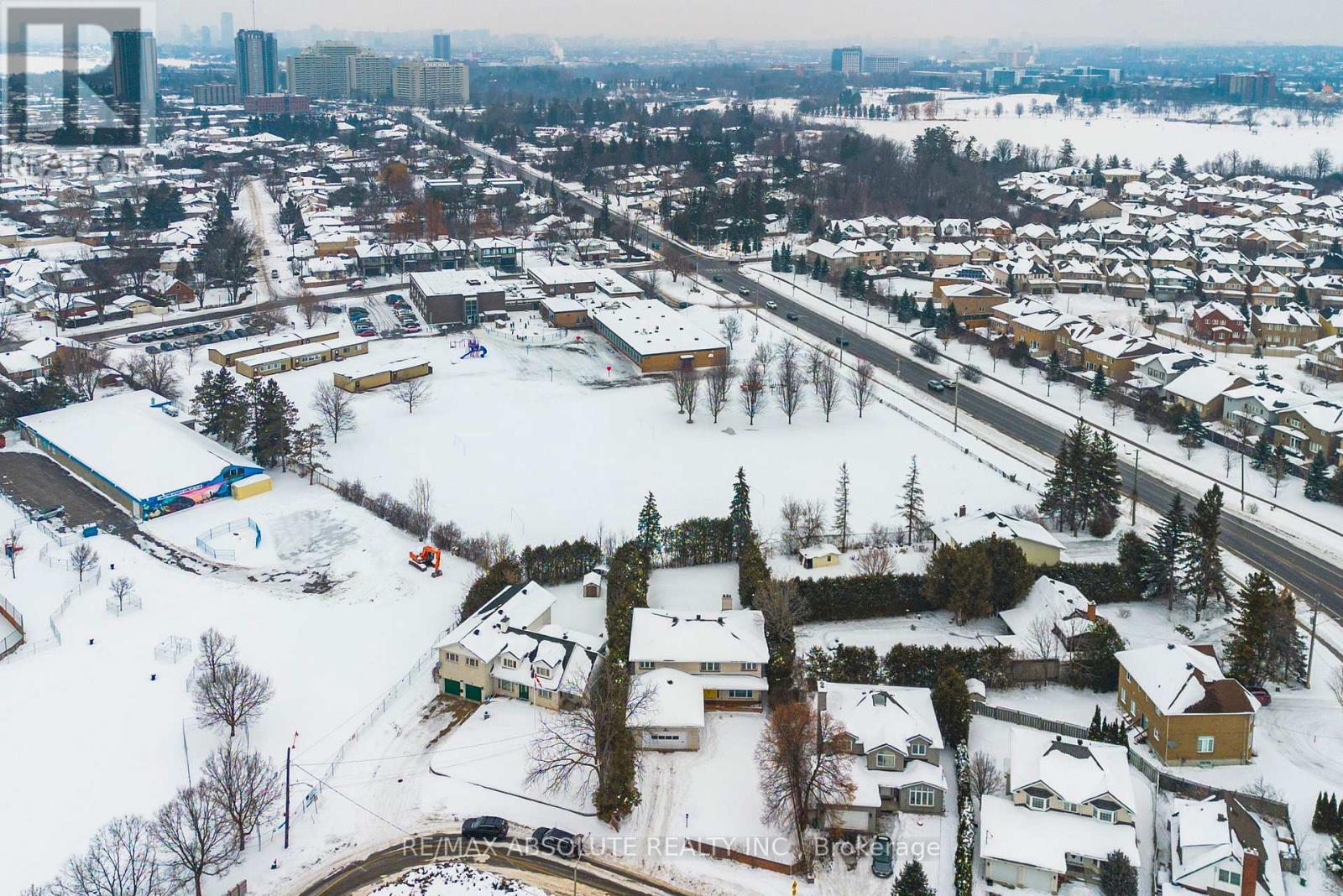 Cedars frame the backyard - 1444 Normandy Crescent, Ottawa, ON - Outdoor With View