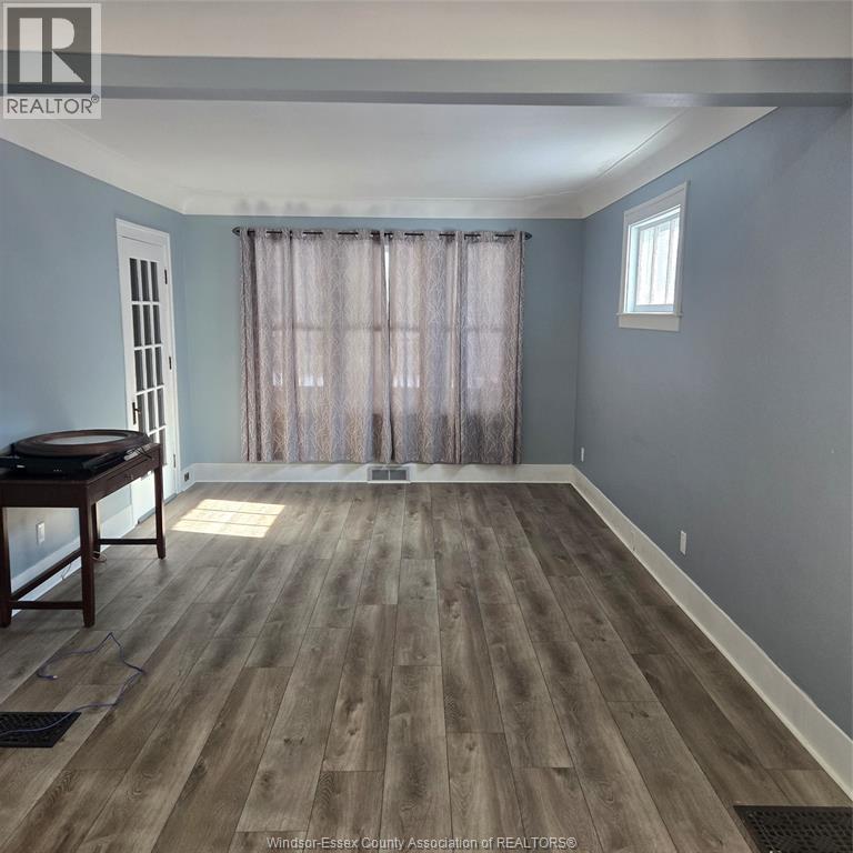 567 Oak, Windsor, ON - Indoor Photo Showing Other Room