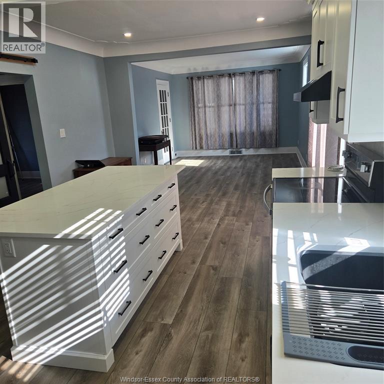 567 Oak, Windsor, ON - Indoor