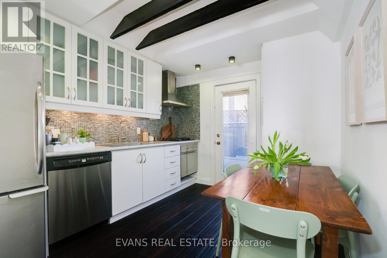 448 Gerrard St E Updated Kitchen - 448 Gerrard Street E, Toronto, ON - Indoor