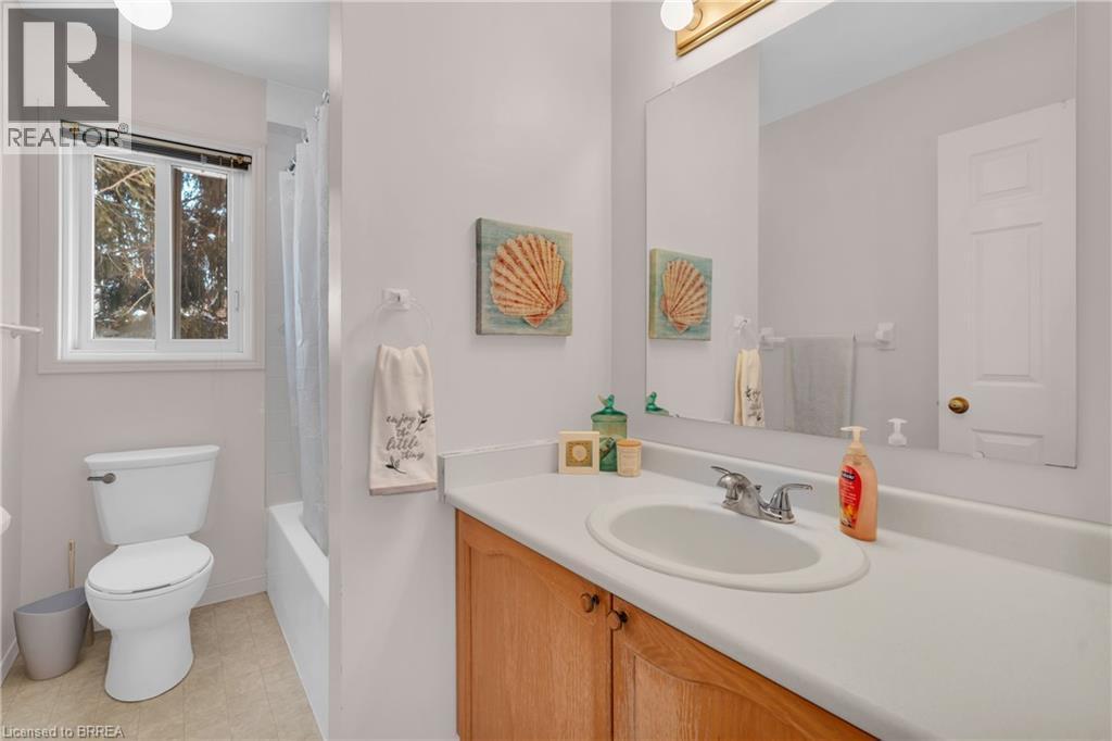 50 South Drive, Kitchener, ON - Indoor Photo Showing Bathroom