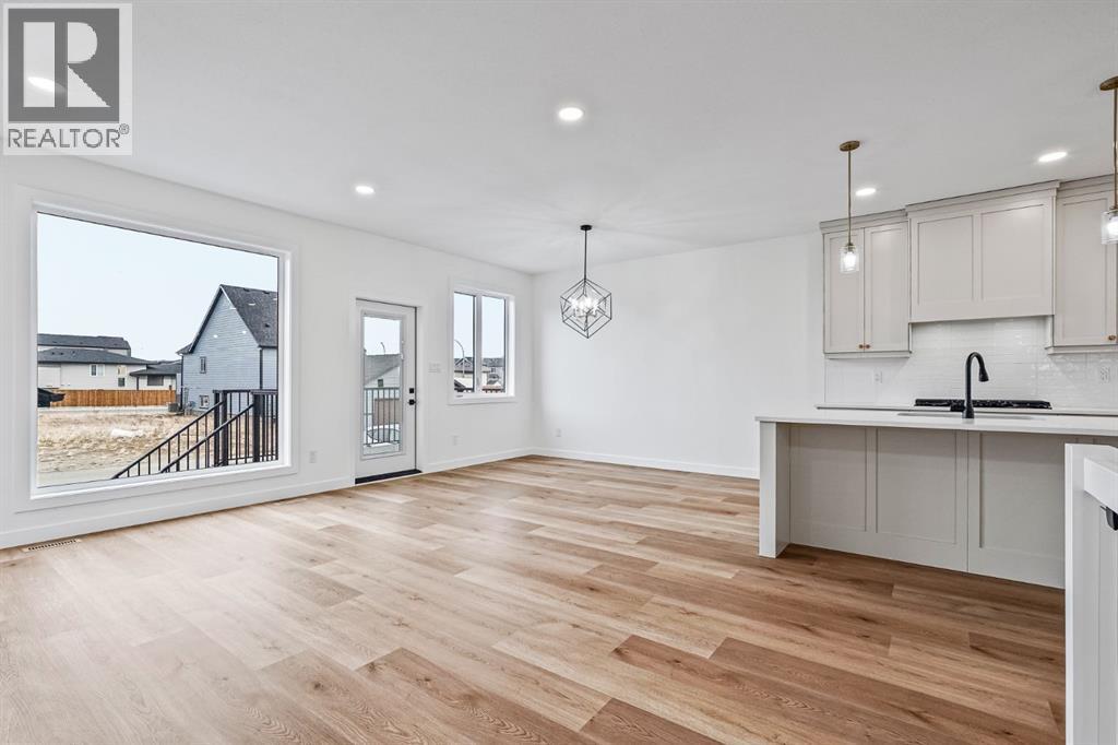 383 Caledonia Boulevard W, Lethbridge, AB - Indoor Photo Showing Other Room