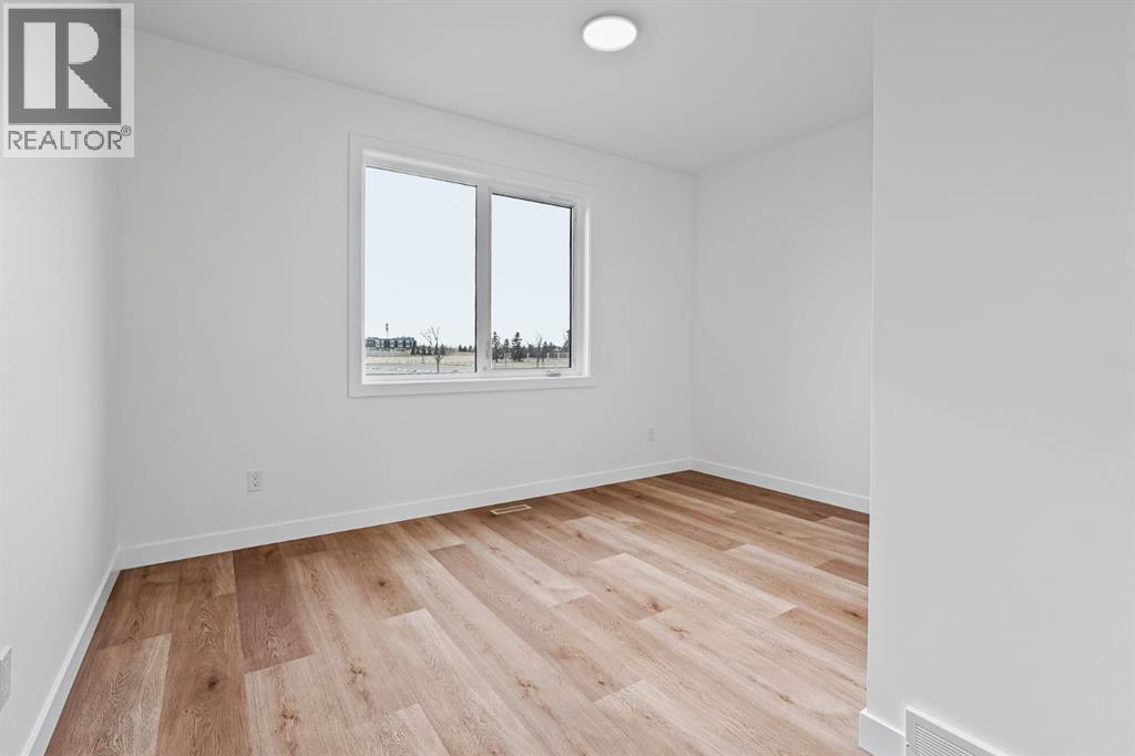 383 Caledonia Boulevard W, Lethbridge, AB - Indoor Photo Showing Other Room