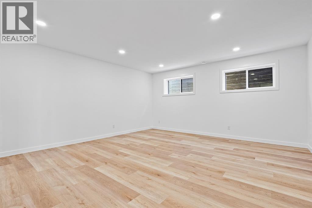 383 Caledonia Boulevard W, Lethbridge, AB - Indoor Photo Showing Other Room