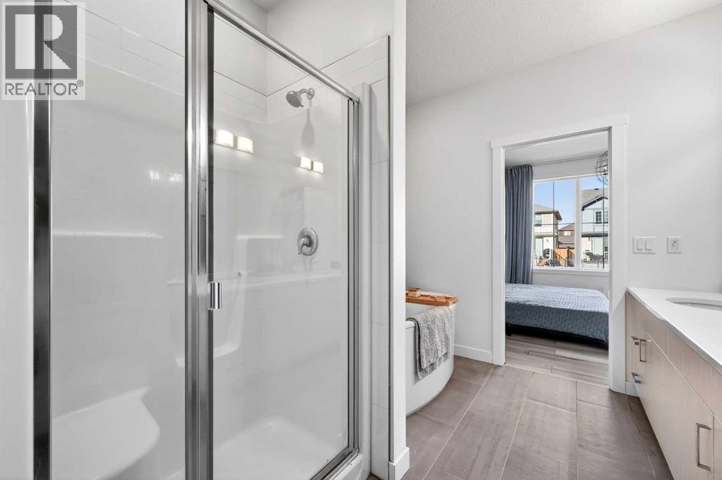 47 Walgrove Park Se, Calgary, AB - Indoor Photo Showing Bathroom