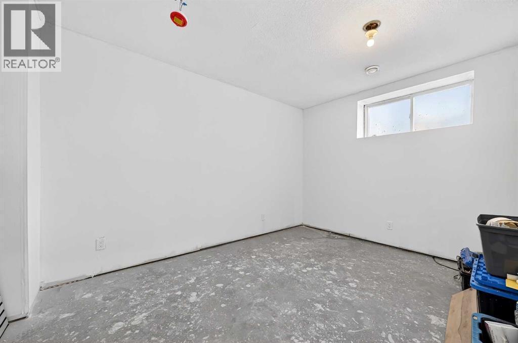47 Walgrove Park Se, Calgary, AB - Indoor Photo Showing Other Room