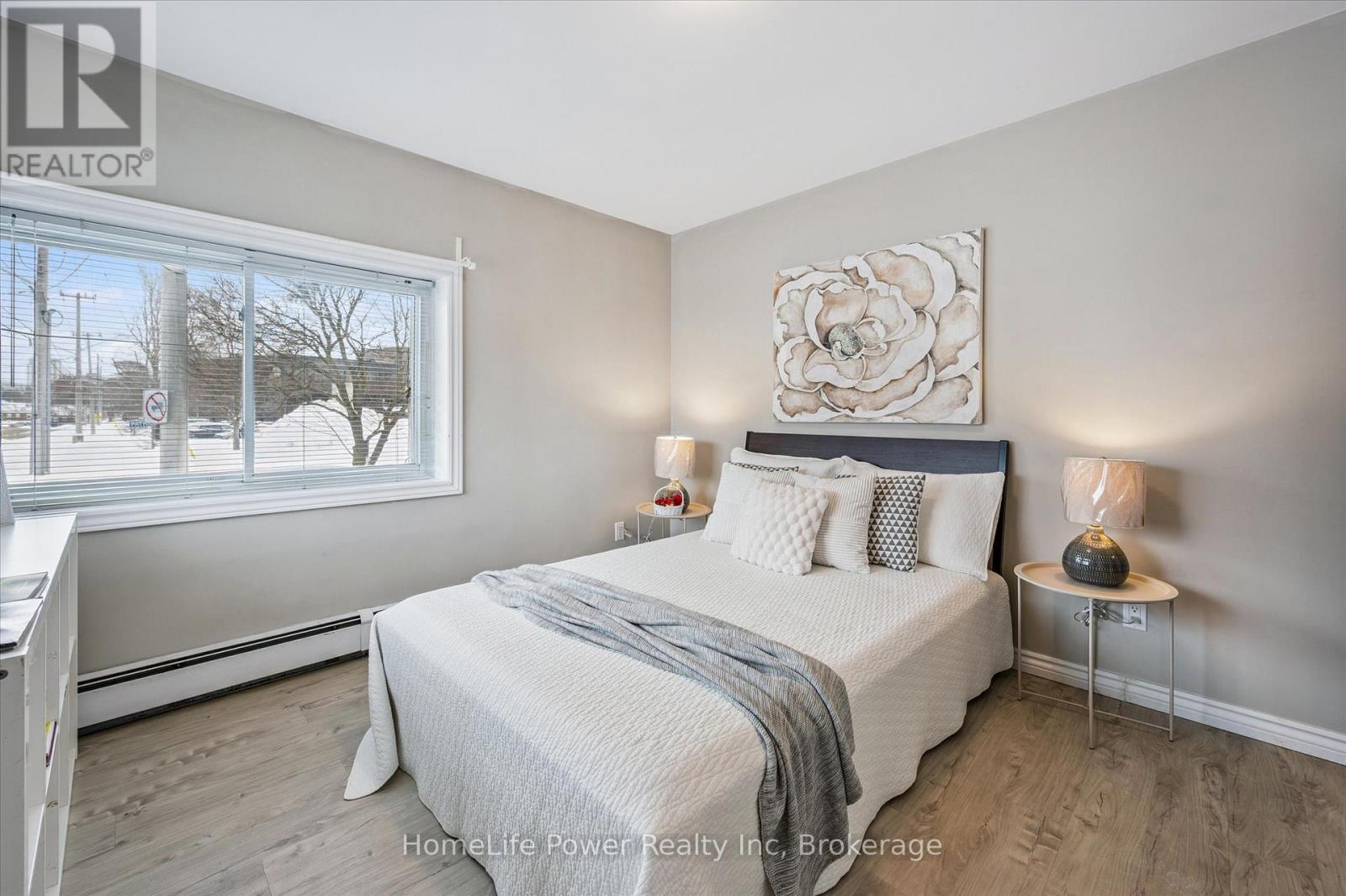 Unit A - 319 Victoria Street S, Kitchener, ON - Indoor Photo Showing Bedroom