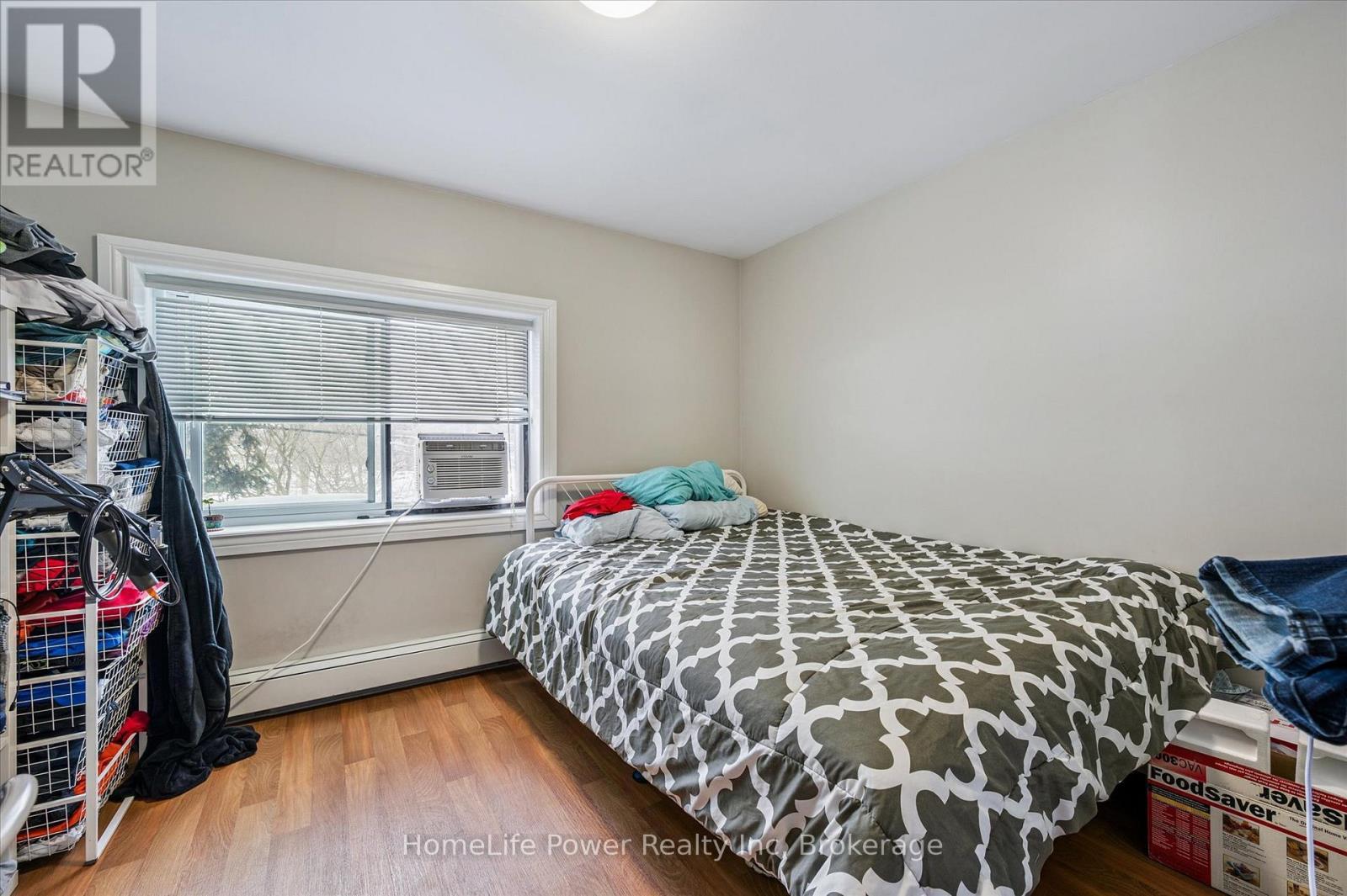 Unit B - 319 Victoria Street S, Kitchener, ON - Indoor Photo Showing Bedroom