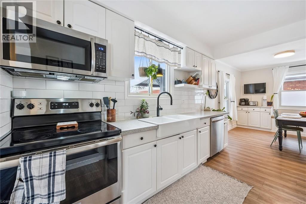 69 Heiman Street, Kitchener, ON - Indoor Photo Showing Kitchen
