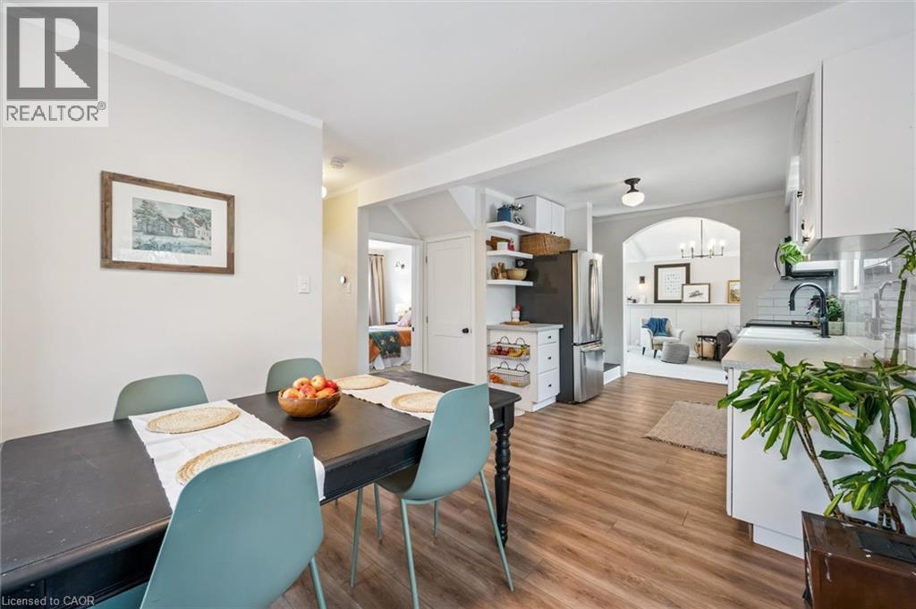 69 Heiman Street, Kitchener, ON - Indoor Photo Showing Dining Room
