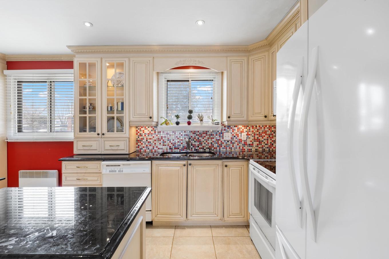 Cuisine - 486 Rue Donatien, Laval (Fabreville), QC - Indoor Photo Showing Kitchen With Upgraded Kitchen