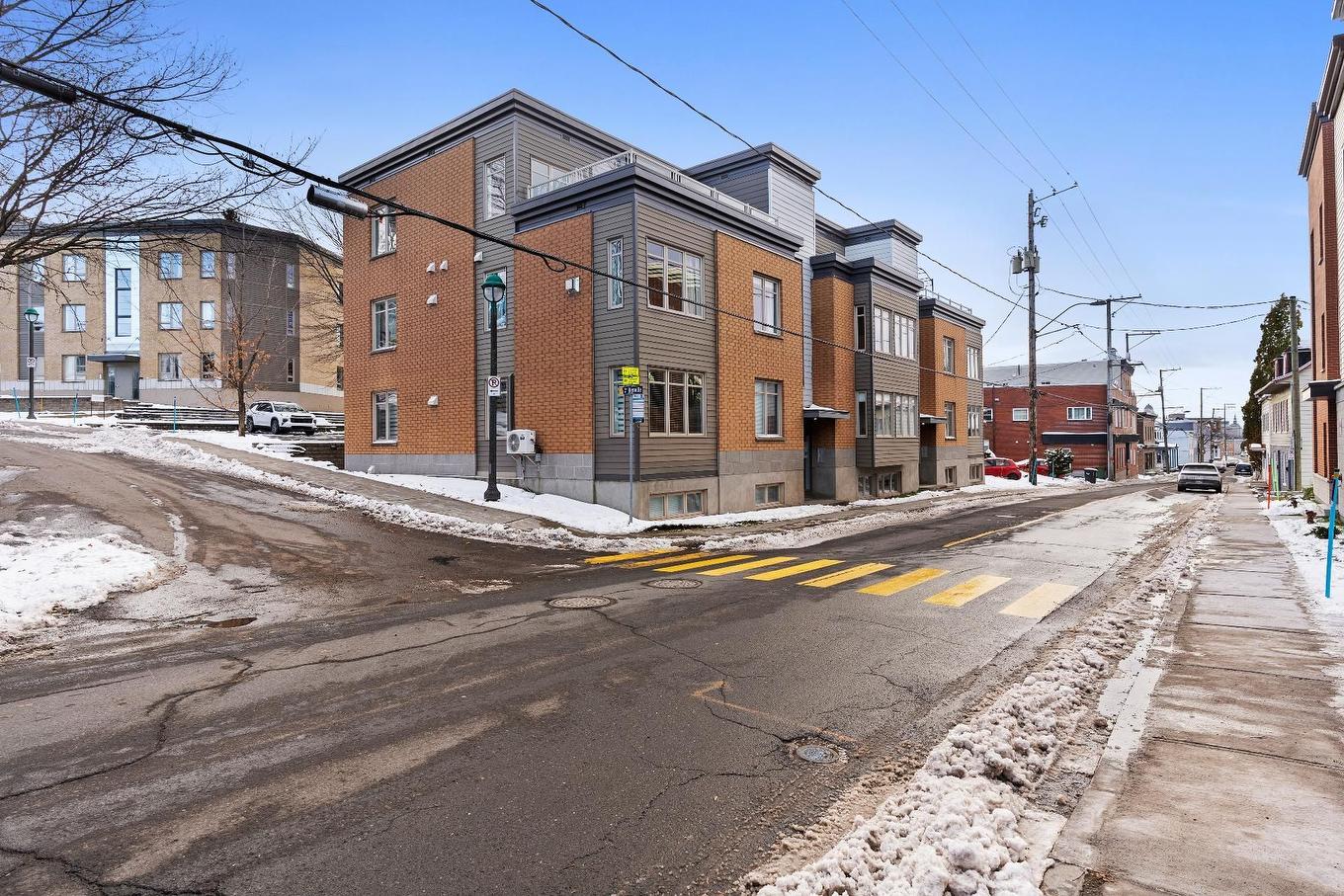 Frontage - 4-28 Rue St-Joseph, Lévis (Desjardins), QC - Outdoor