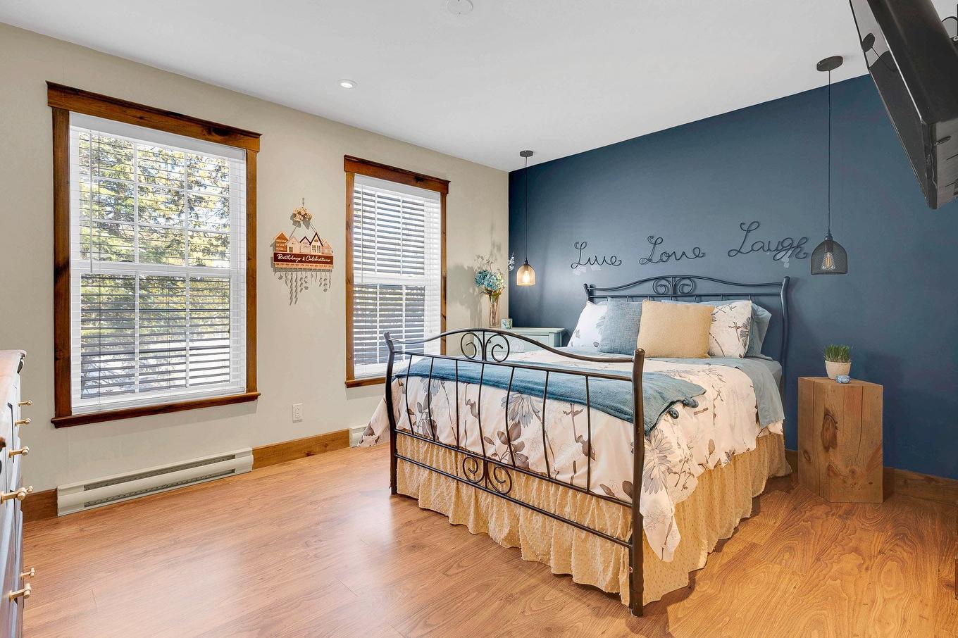 Chambre à coucher principale - 111 Ch. De La Forge O., Saint-Adolphe-D'Howard, QC - Indoor Photo Showing Bedroom