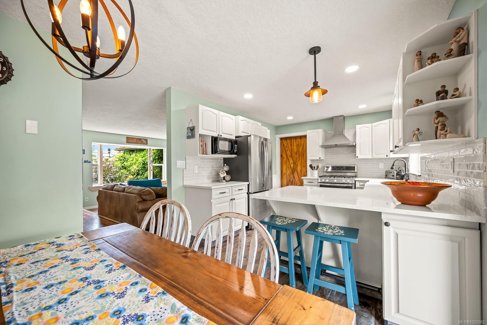 3879 Wavecrest Rd, Campbell River, BC