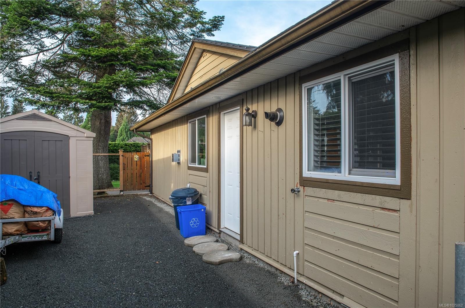 3879 Wavecrest Rd, Campbell River, BC