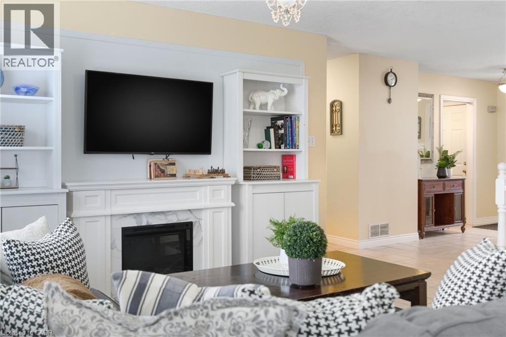 65 Thistlemoor Drive, Caledonia, ON - Indoor Photo Showing Living Room With Fireplace