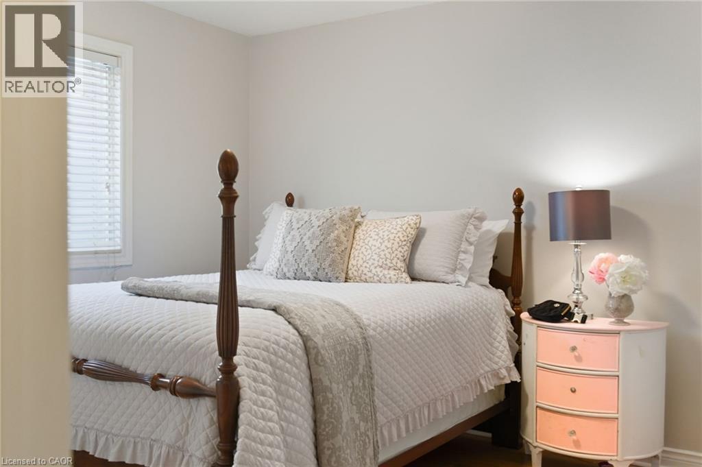 65 Thistlemoor Drive, Caledonia, ON - Indoor Photo Showing Bedroom