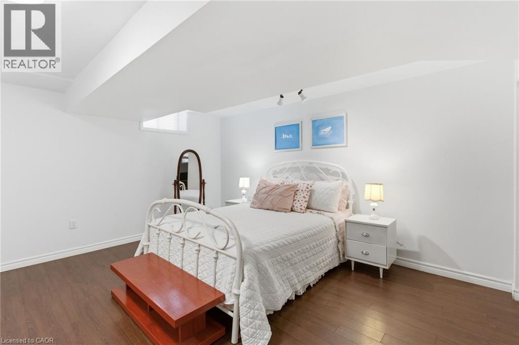 65 Thistlemoor Drive, Caledonia, ON - Indoor Photo Showing Bedroom