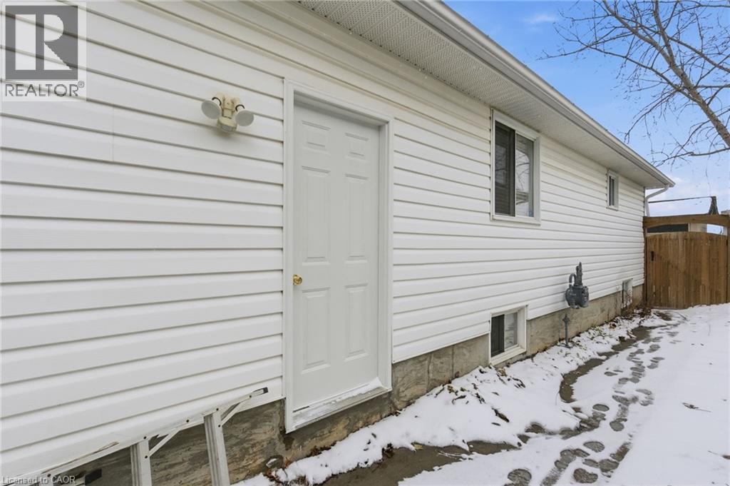 65 Thistlemoor Drive, Caledonia, ON - Outdoor With Exterior