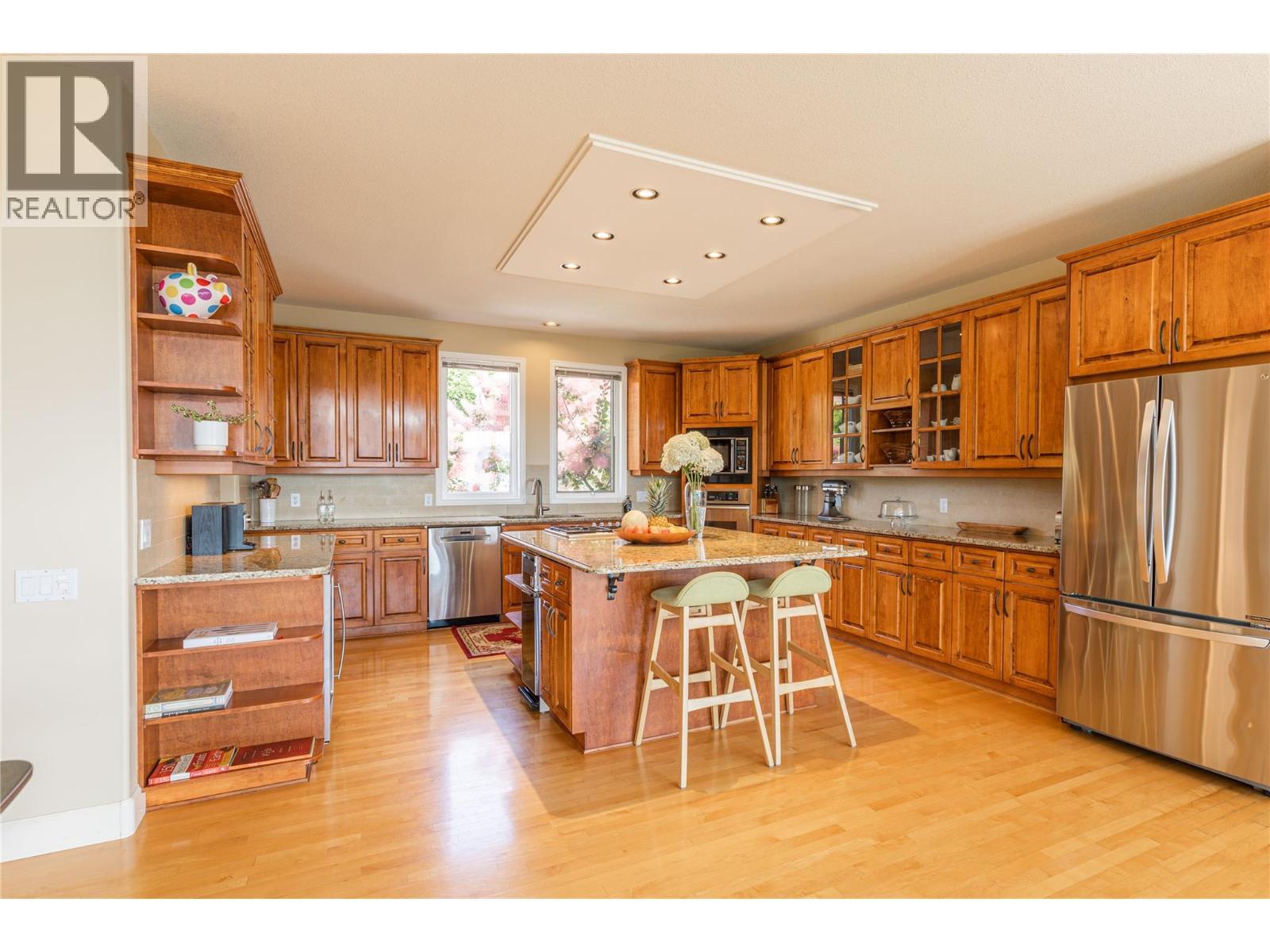344 Raven Drive, Kelowna, BC - Indoor Photo Showing Kitchen