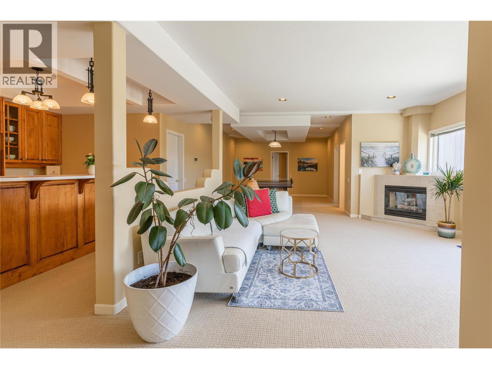 344 Raven Drive, Kelowna, BC - Indoor With Fireplace