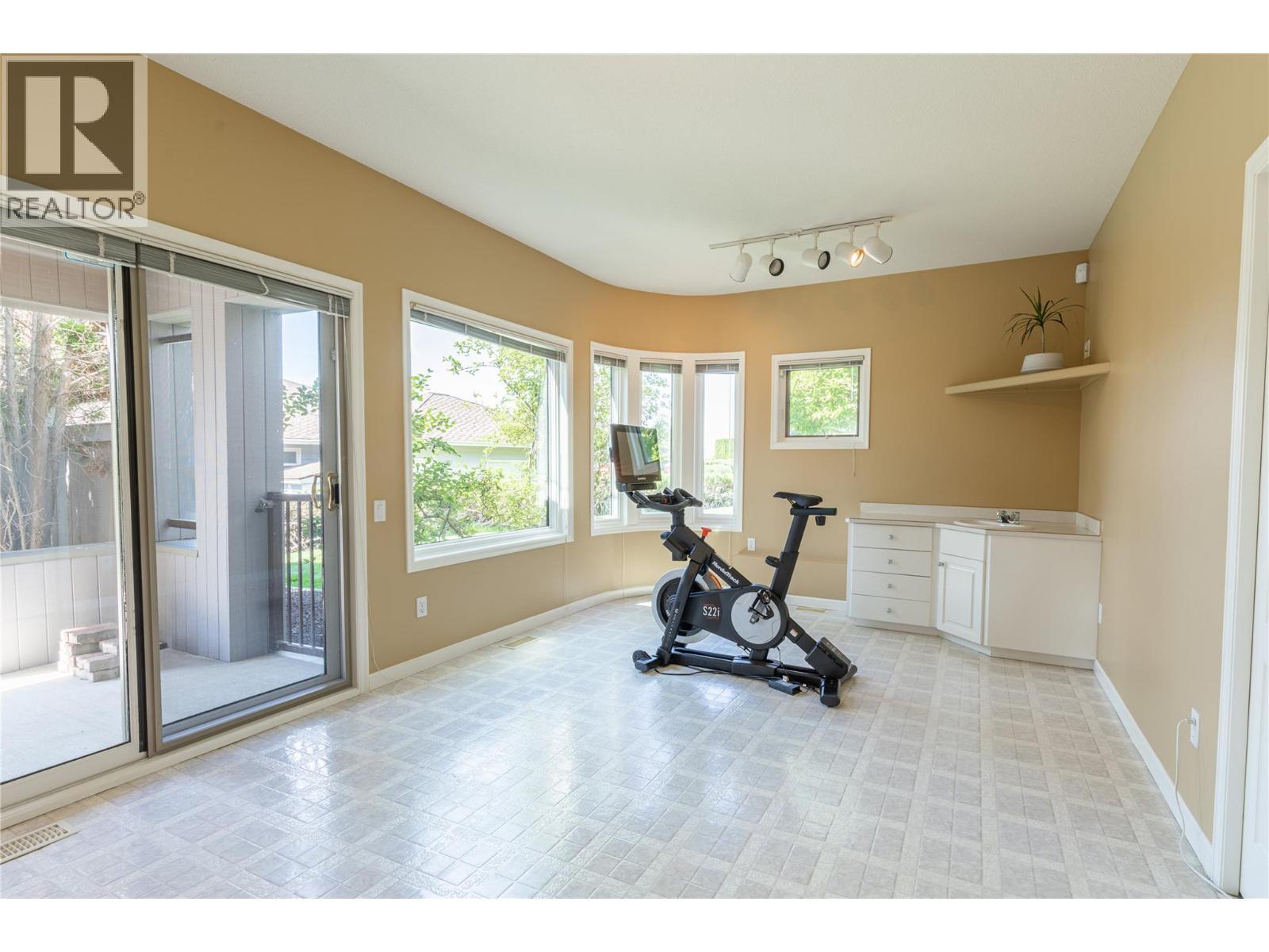 344 Raven Drive, Kelowna, BC - Indoor