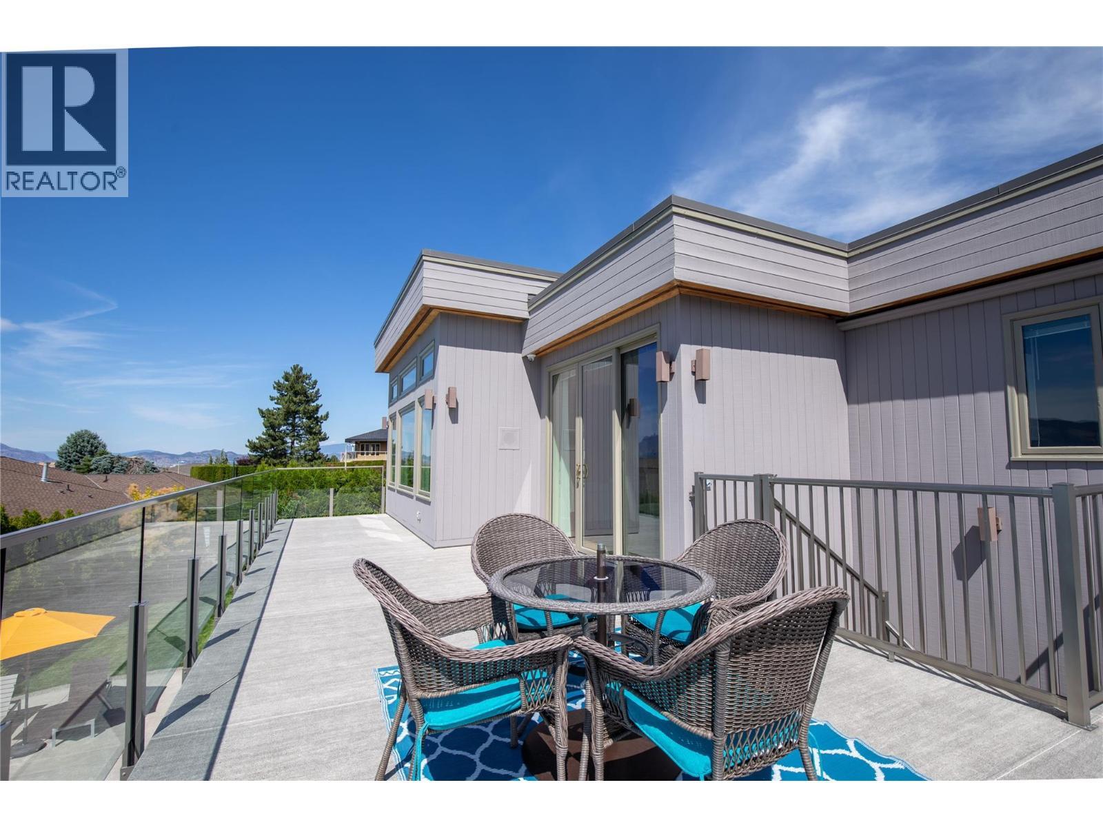 344 Raven Drive, Kelowna, BC - Outdoor With Exterior