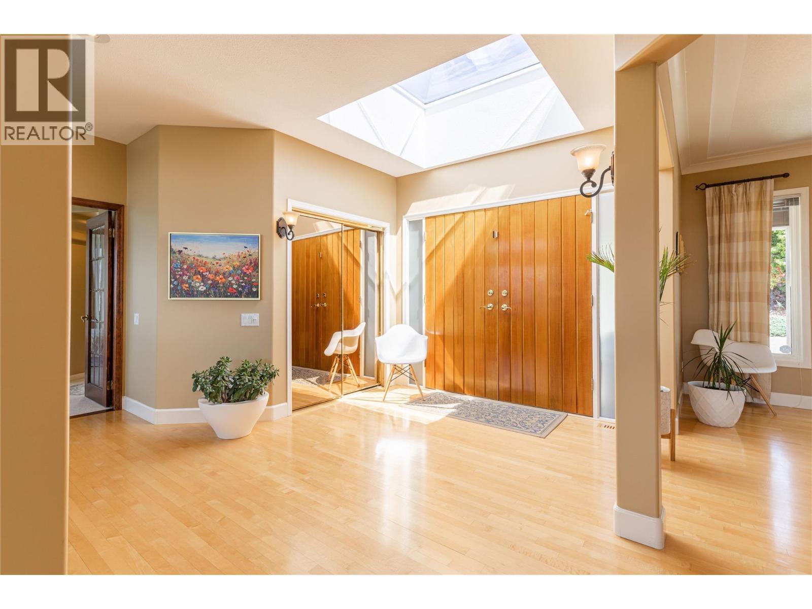 344 Raven Drive, Kelowna, BC - Indoor Photo Showing Other Room