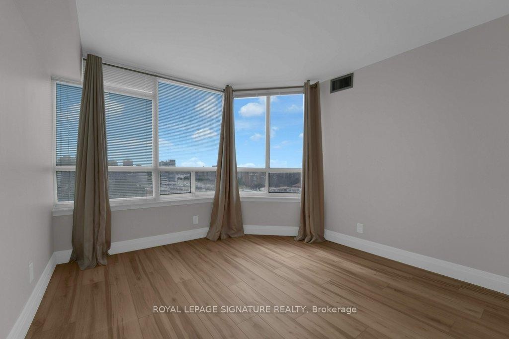 1404-22 Clarissa Drive, Richmond Hill, ON - Indoor Photo Showing Other Room