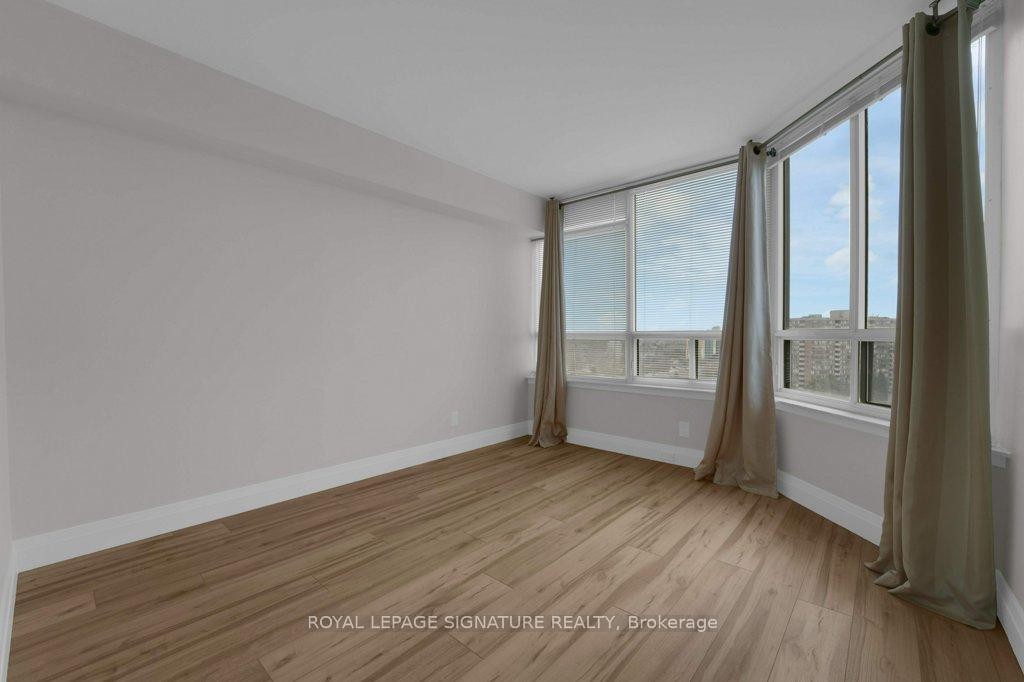 1404-22 Clarissa Drive, Richmond Hill, ON - Indoor Photo Showing Other Room