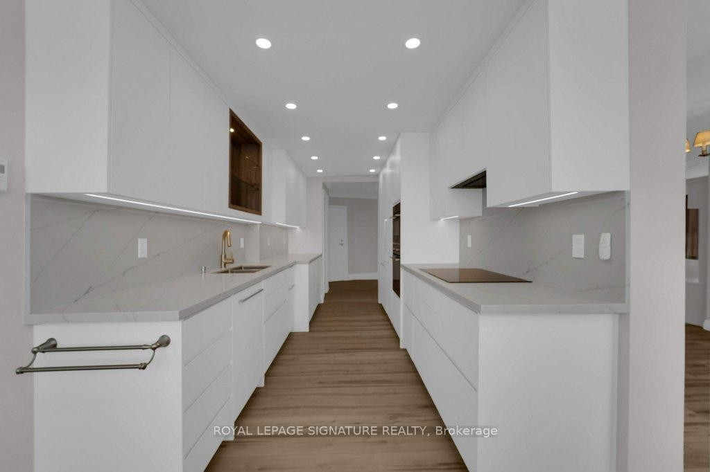 1404-22 Clarissa Drive, Richmond Hill, ON - Indoor Photo Showing Kitchen