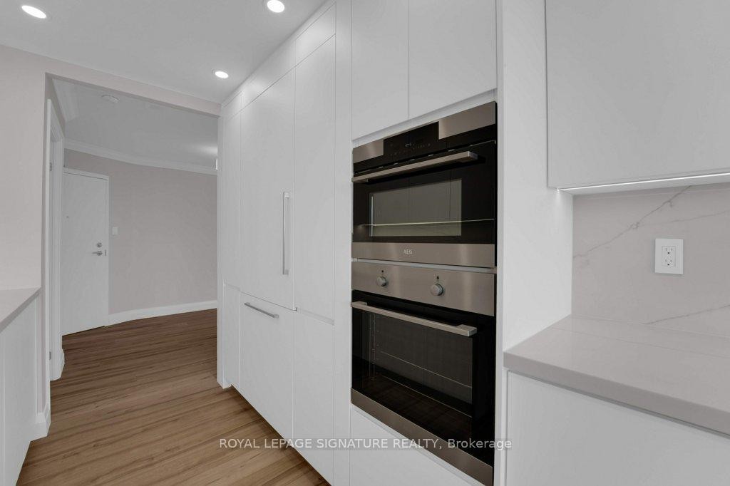 1404-22 Clarissa Drive, Richmond Hill, ON - Indoor