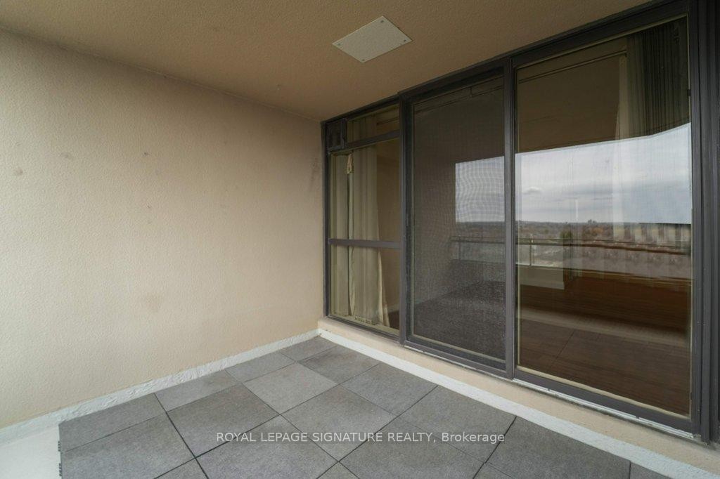 1404-22 Clarissa Drive, Richmond Hill, ON - With Balcony With Exterior