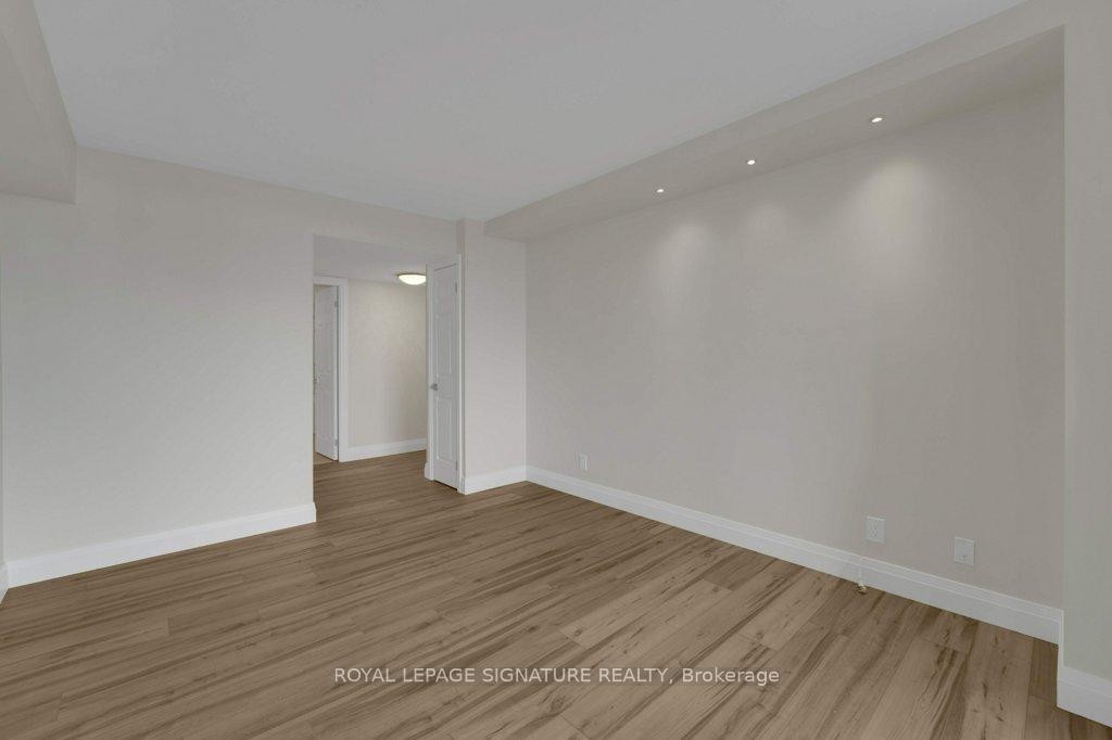 1404-22 Clarissa Drive, Richmond Hill, ON - Indoor Photo Showing Other Room