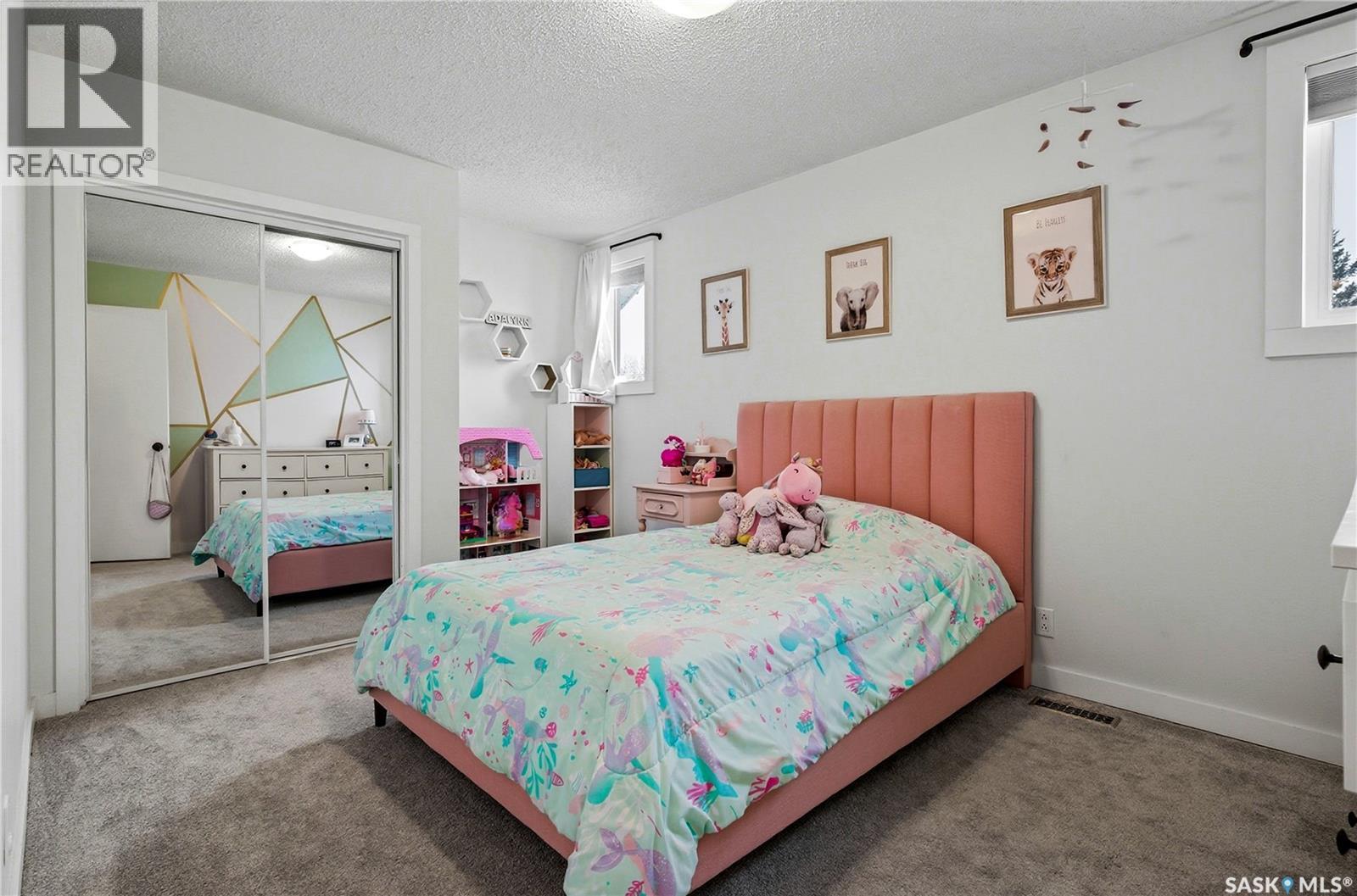 290 Rogers Road, Regina, SK - Indoor Photo Showing Bedroom