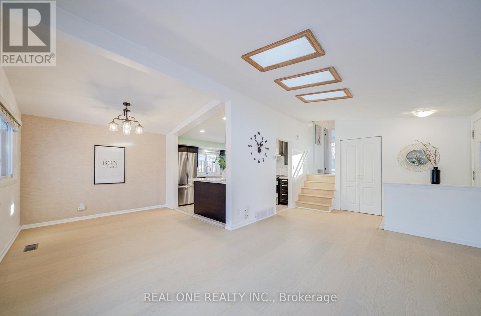 336 Hampton Heath Road, Burlington, ON - Indoor Photo Showing Other Room