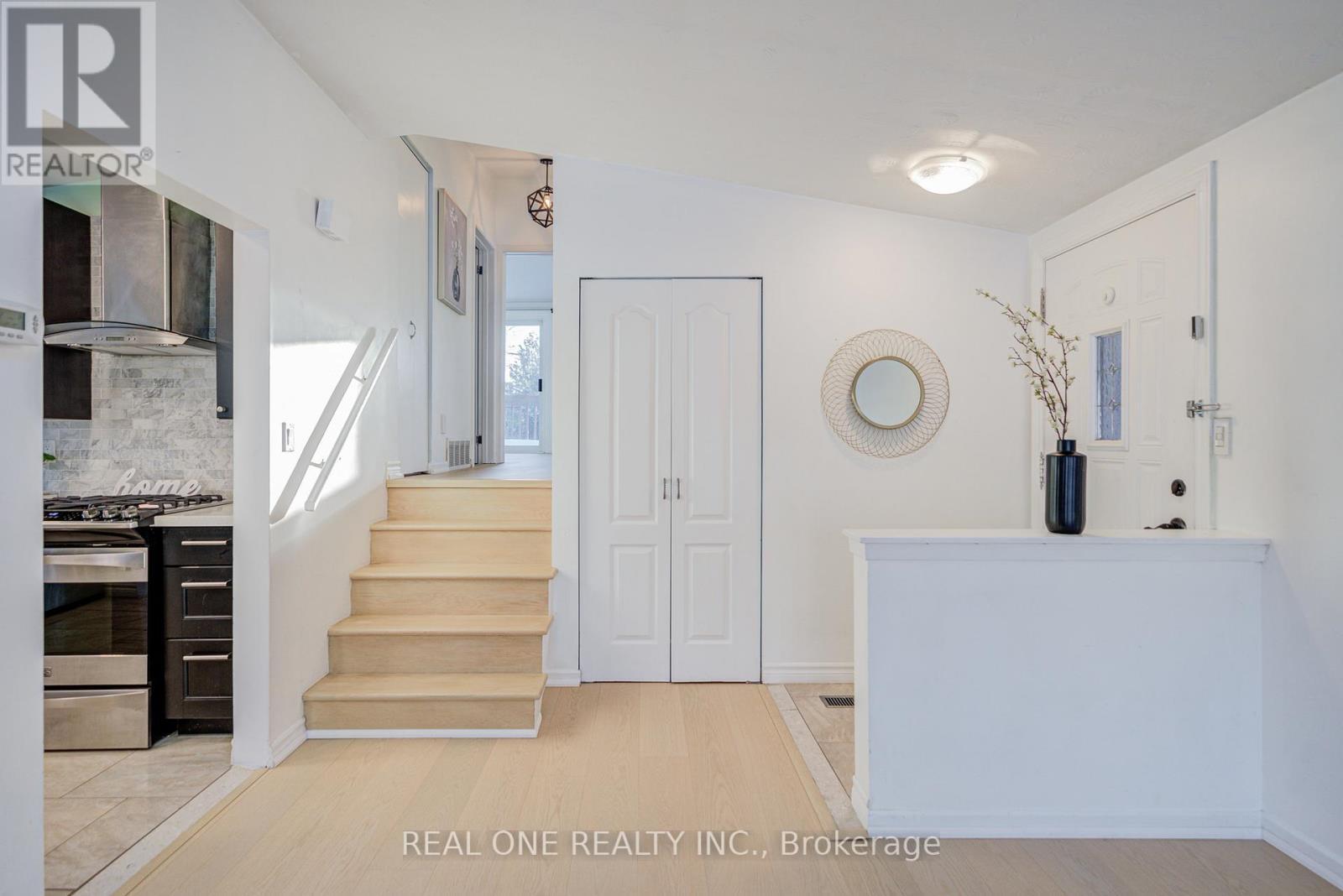 336 Hampton Heath Road, Burlington, ON - Indoor Photo Showing Other Room