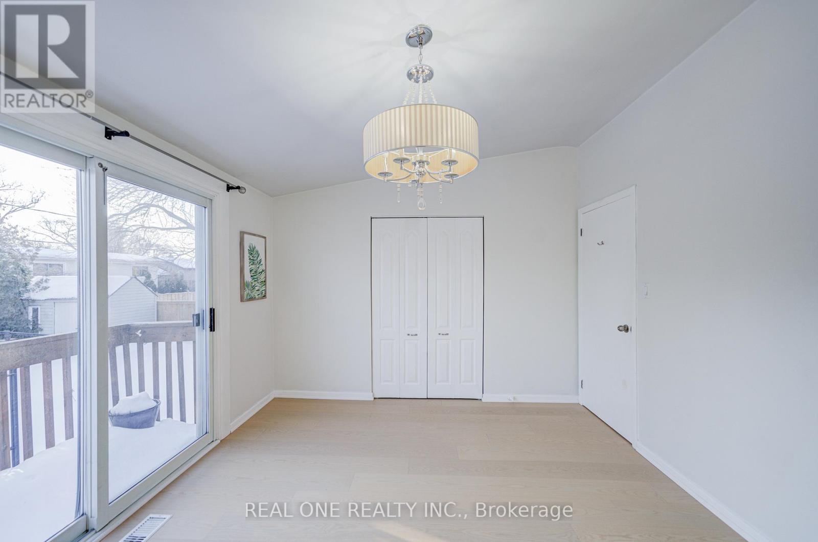 336 Hampton Heath Road, Burlington, ON - Indoor Photo Showing Other Room