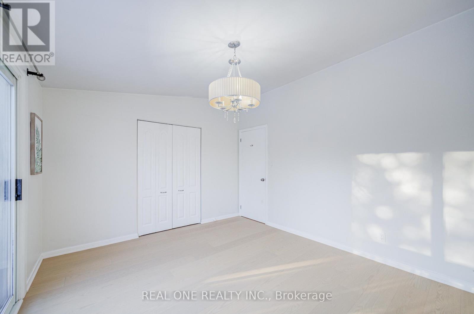 336 Hampton Heath Road, Burlington, ON - Indoor Photo Showing Other Room