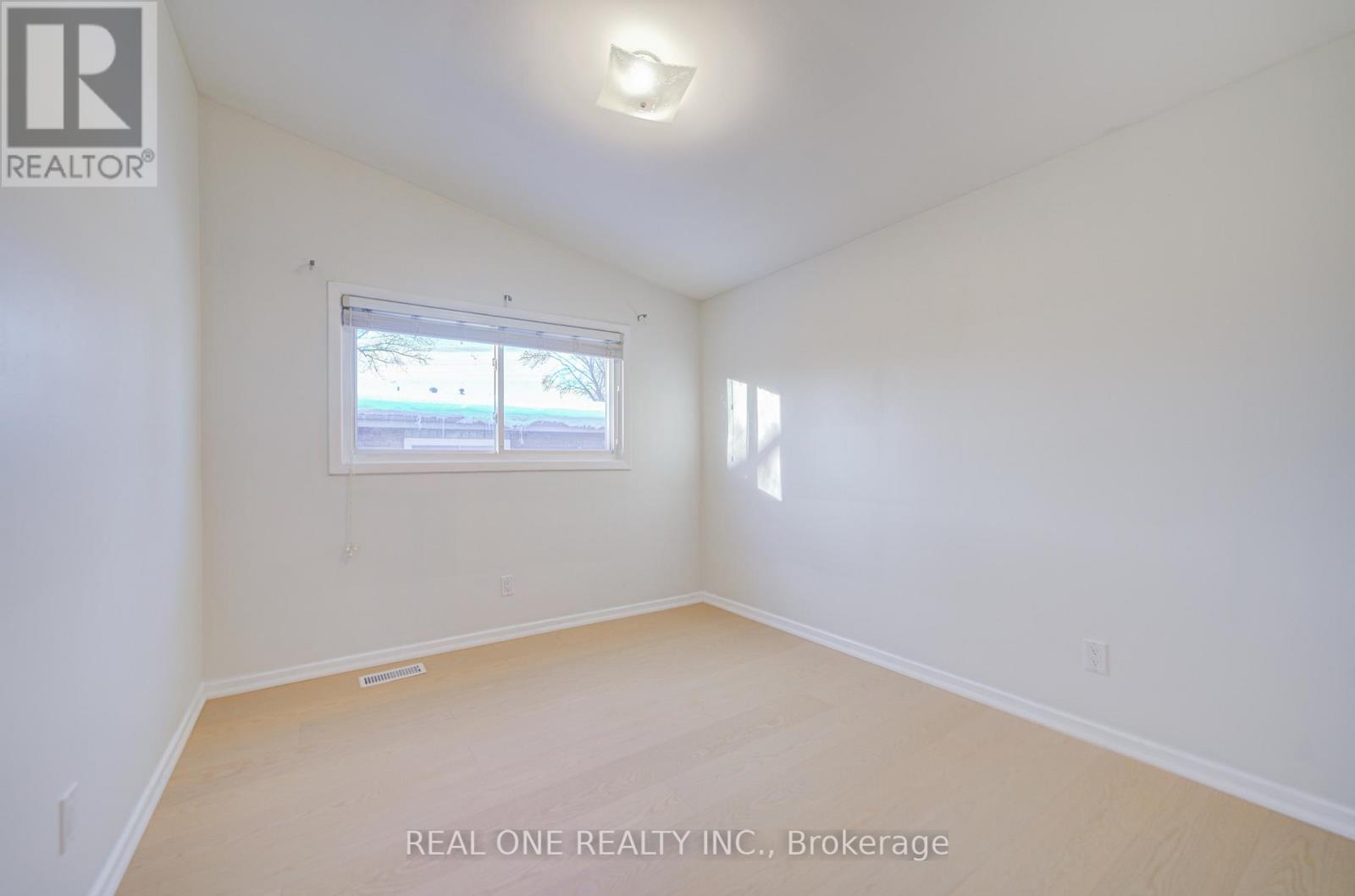 336 Hampton Heath Road, Burlington, ON - Indoor Photo Showing Other Room