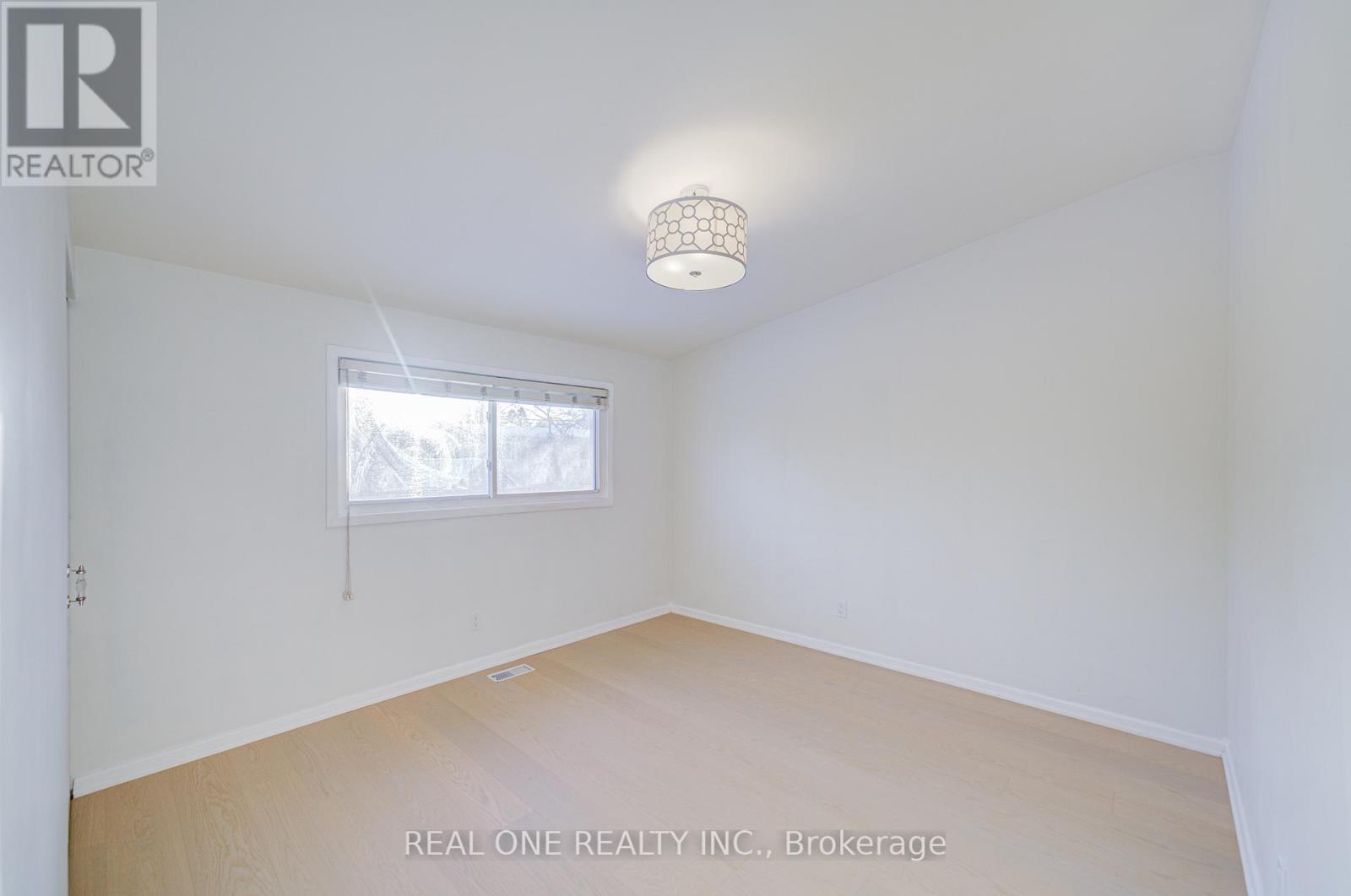 336 Hampton Heath Road, Burlington, ON - Indoor Photo Showing Other Room