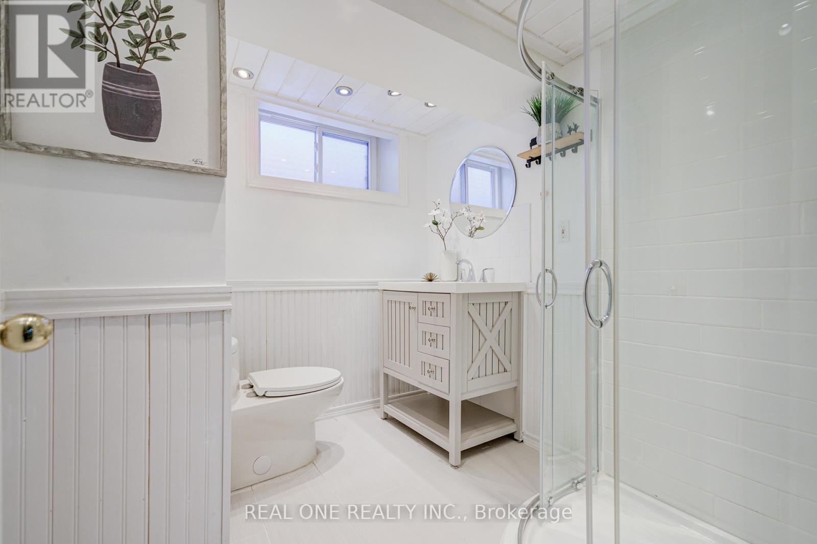 336 Hampton Heath Road, Burlington, ON - Indoor Photo Showing Bathroom