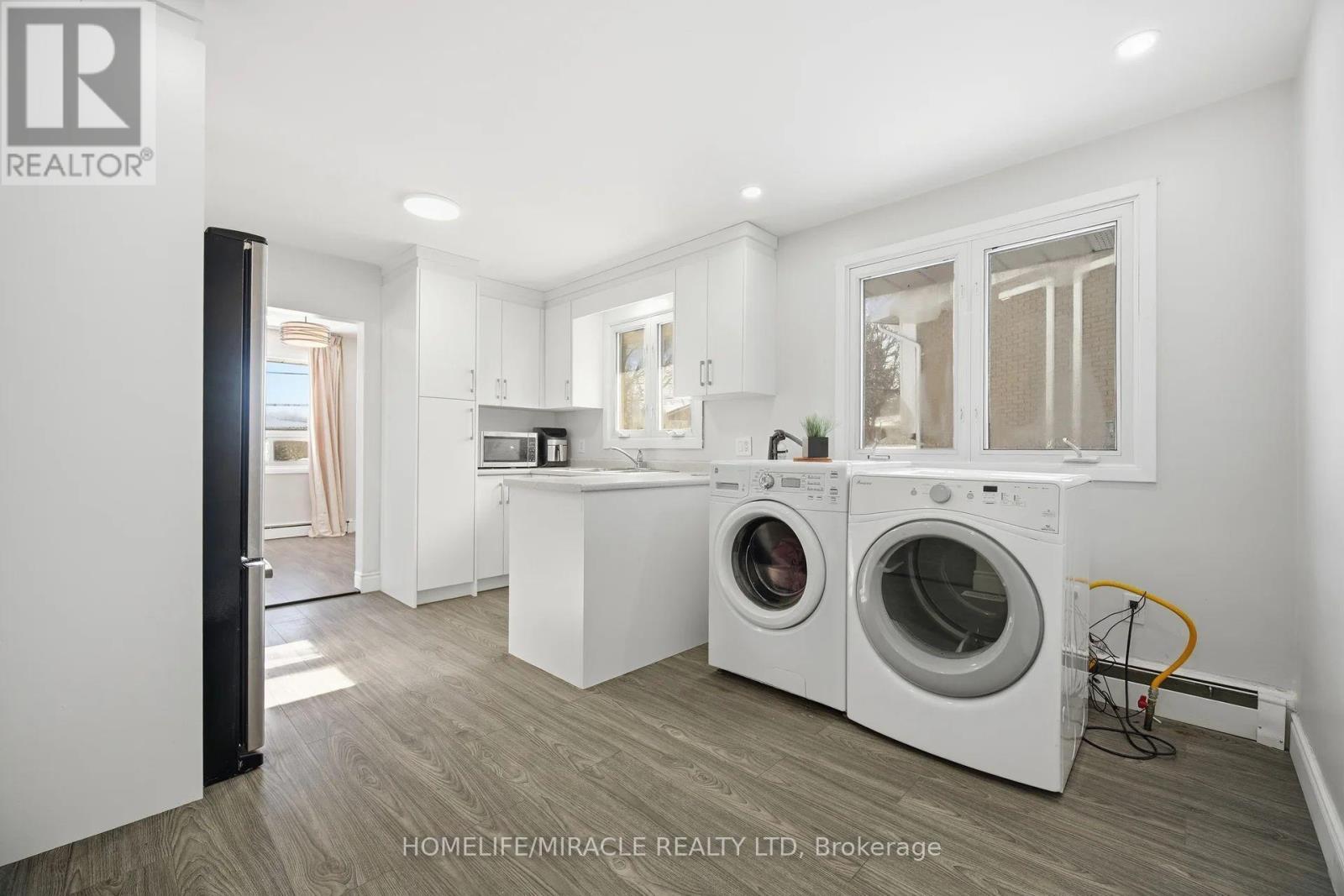 290 Lincoln Road, Waterloo, ON - Indoor Photo Showing Laundry Room