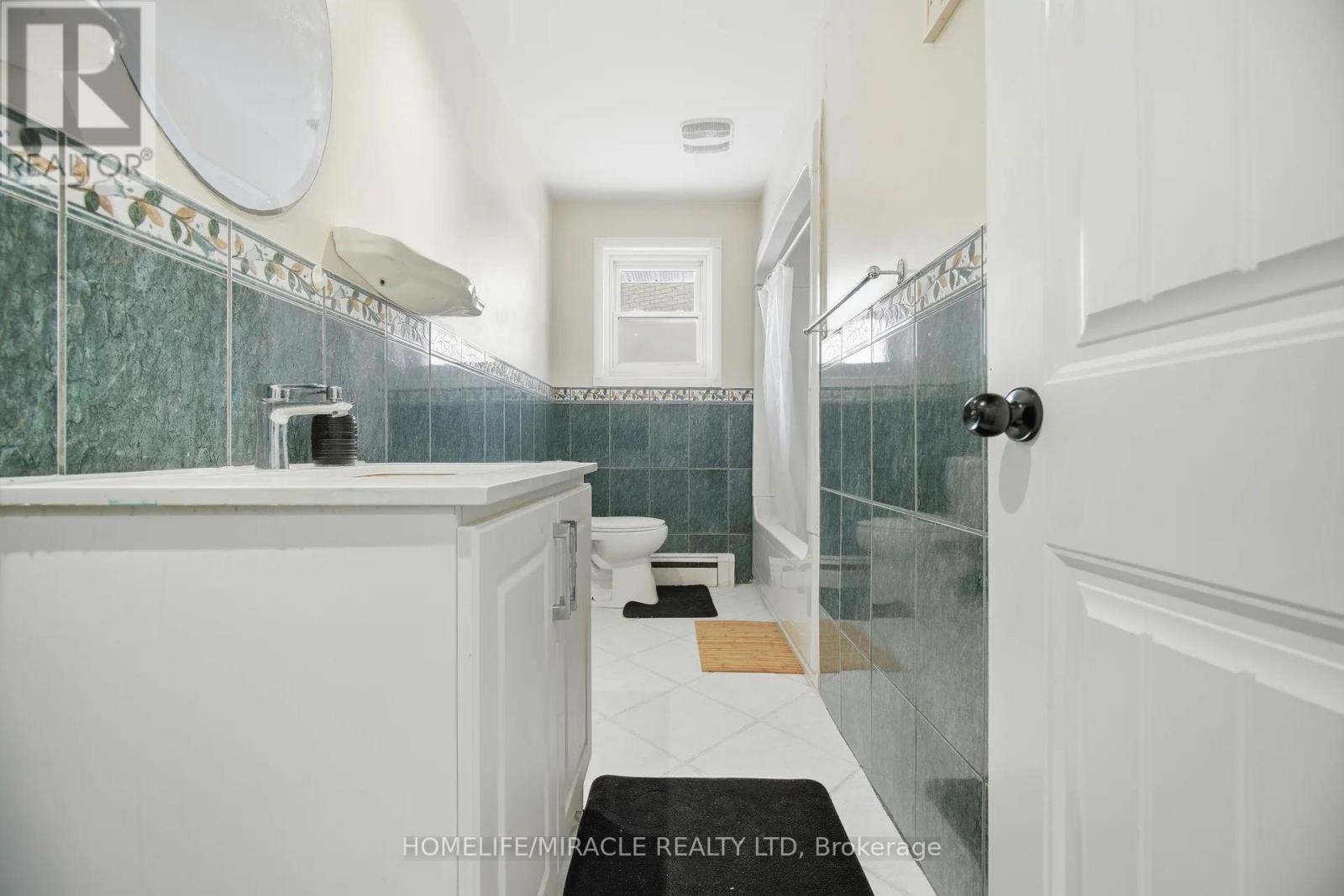 290 Lincoln Road, Waterloo, ON - Indoor