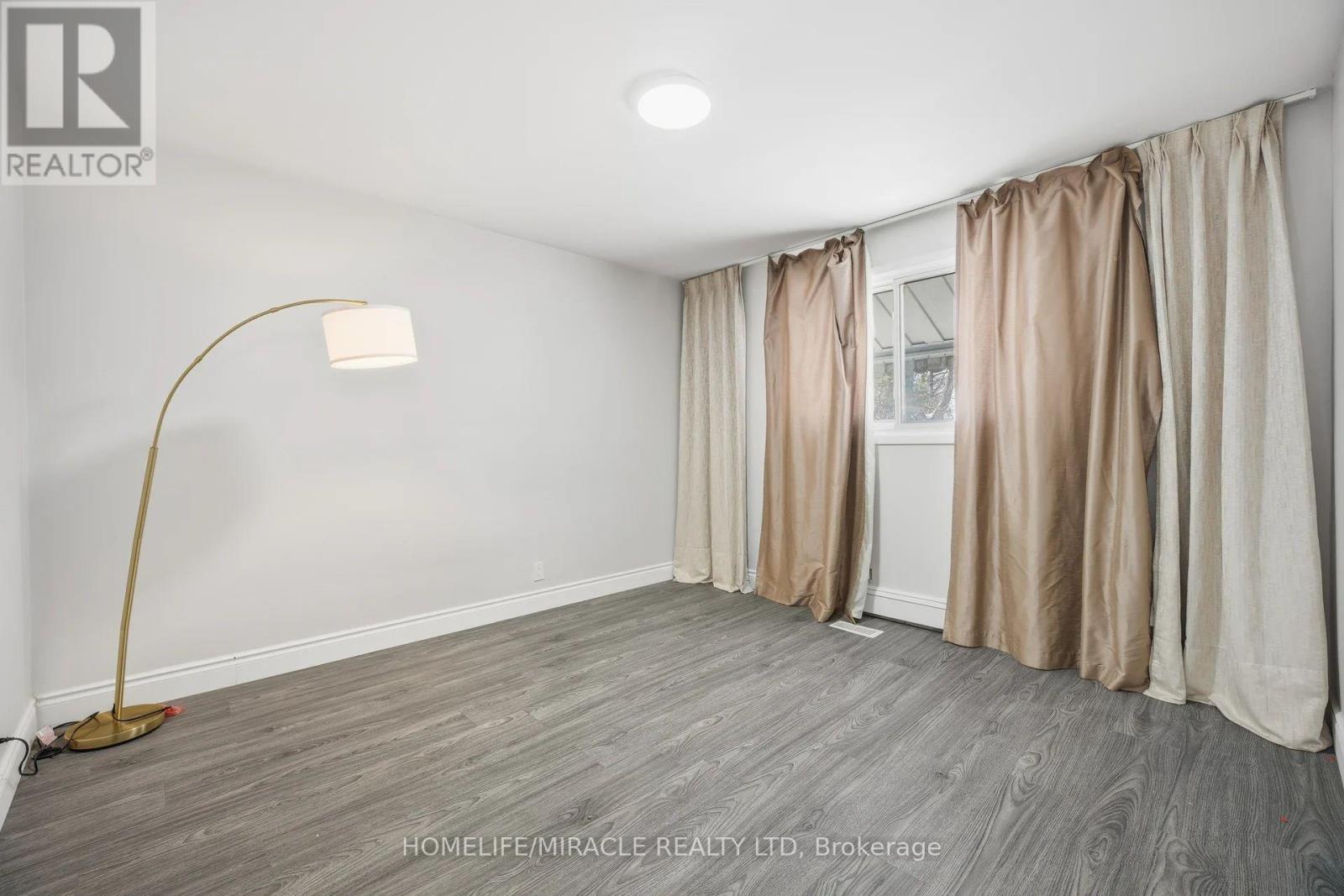 290 Lincoln Road, Waterloo, ON - Indoor Photo Showing Other Room