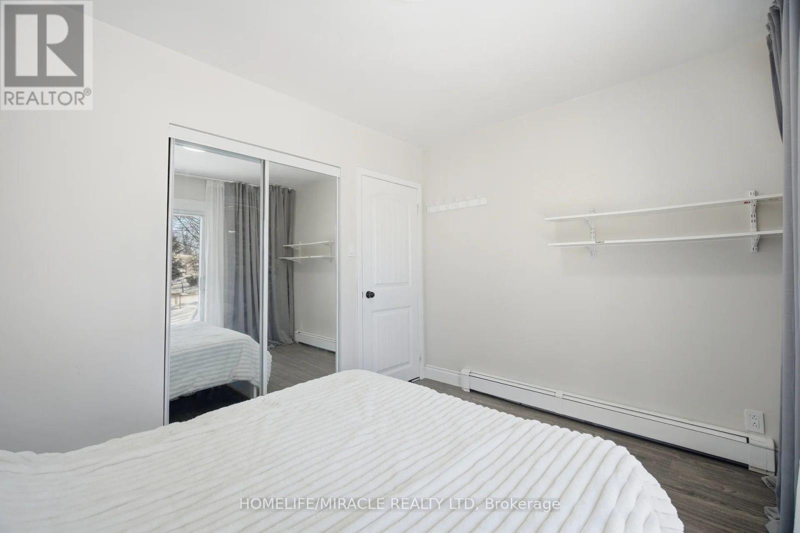 290 Lincoln Road, Waterloo, ON - Indoor Photo Showing Bedroom